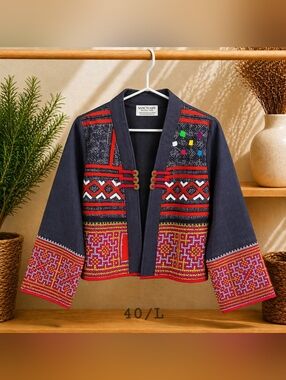 Hill Tribe Hemp Top, Thai Ethnic Embroidered Blouse / L=40